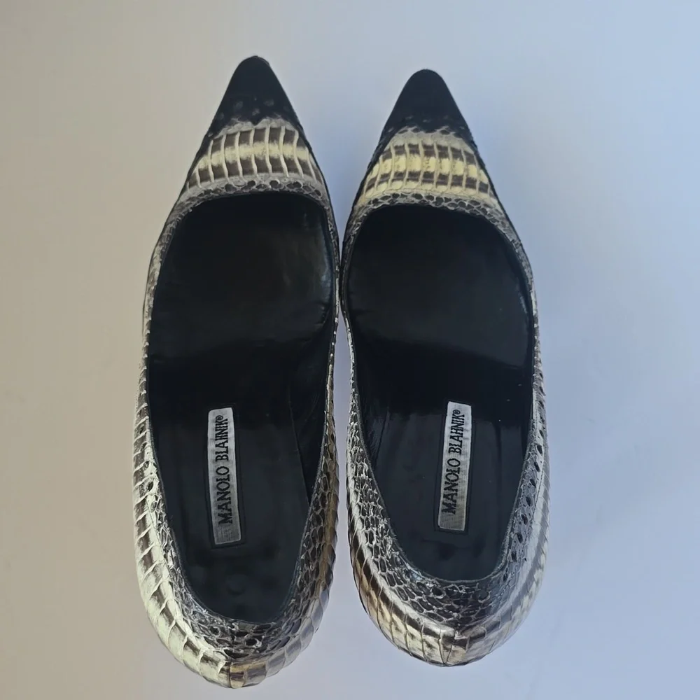 Manolo Blahnik Black Snakeskin Patent Leather Heels Pumps - Picture 10 of 16